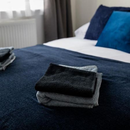 Gorgeous Modern Apartment Near Redhill Station Inc Private Garden & Parking Exteriér fotografie